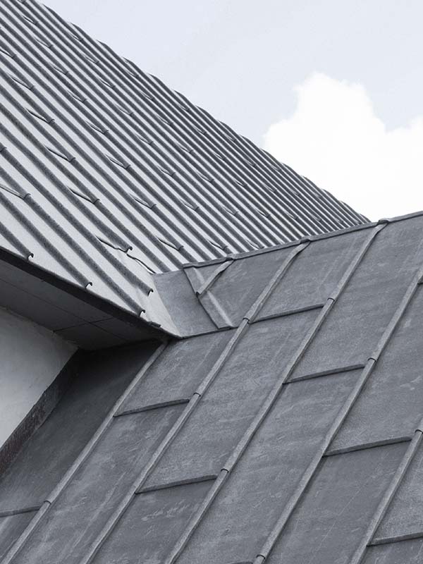 Zwei Dächer treffen aufeinander